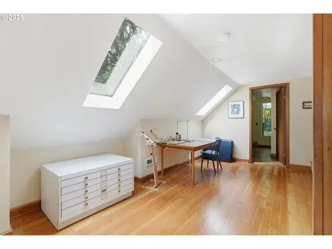 8023 SW 31st Avenue Portland OR 97219
