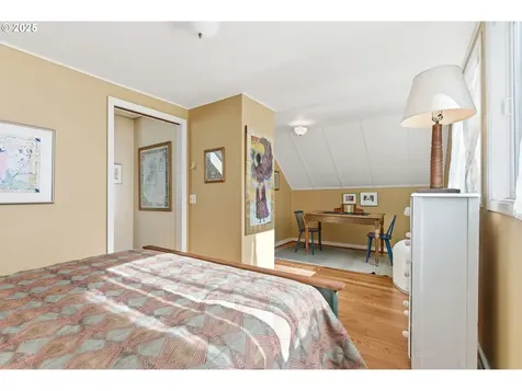 8023 SW 31st Avenue Portland OR 97219