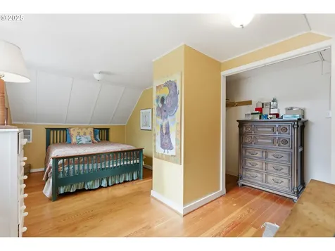 8023 SW 31st Avenue Portland OR 97219