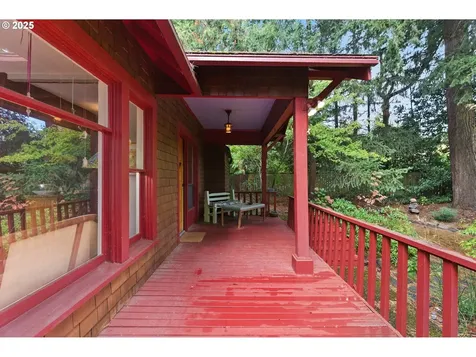 8023 SW 31st Avenue Portland OR 97219