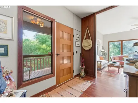 8023 SW 31st Avenue Portland OR 97219