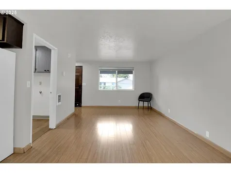 522 River Loop 2 Eugene OR 97404