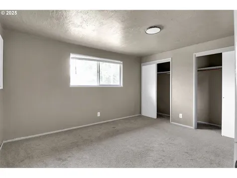 522 River Loop 2 Eugene OR 97404