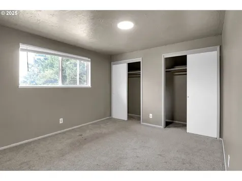 522 River Loop 2 Eugene OR 97404