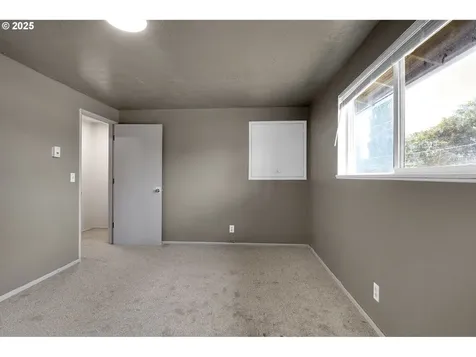522 River Loop 2 Eugene OR 97404