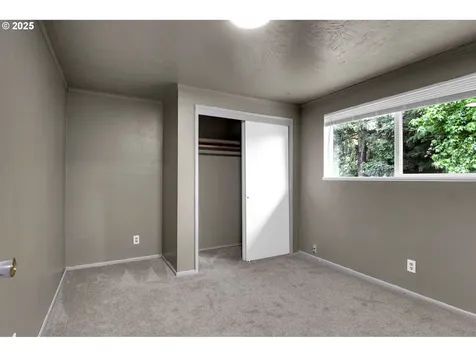 522 River Loop 2 Eugene OR 97404