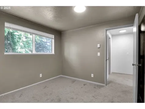 522 River Loop 2 Eugene OR 97404