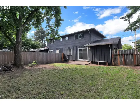 522 River Loop 2 Eugene OR 97404