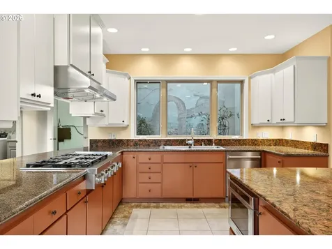 2480 Marylshire Lane Lake Oswego OR 97034