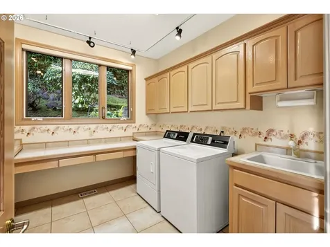 2480 Marylshire Lane Lake Oswego OR 97034
