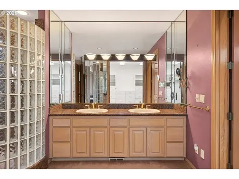 2480 Marylshire Lane Lake Oswego OR 97034