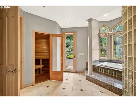 2480 Marylshire Lane Lake Oswego OR 97034