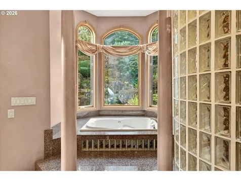 2480 Marylshire Lane Lake Oswego OR 97034