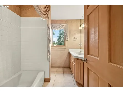 2480 Marylshire Lane Lake Oswego OR 97034