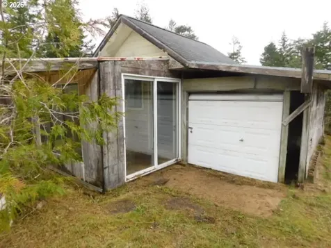 1990 Willow Street Florence OR 97439