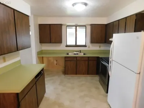 1990 Willow Street Florence OR 97439