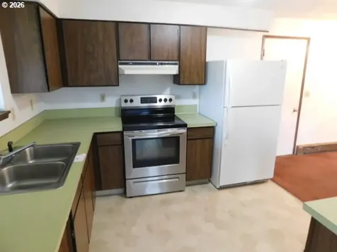 1990 Willow Street Florence OR 97439