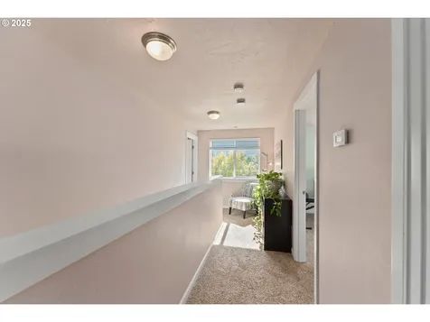 890 SE Thompson Avenue Winston OR 97496