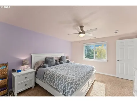 890 SE Thompson Avenue Winston OR 97496