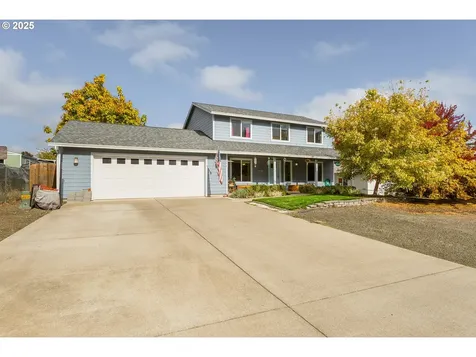 890 SE Thompson Avenue Winston OR 97496