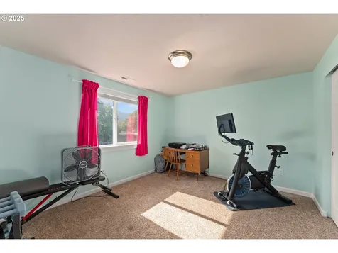890 SE Thompson Avenue Winston OR 97496