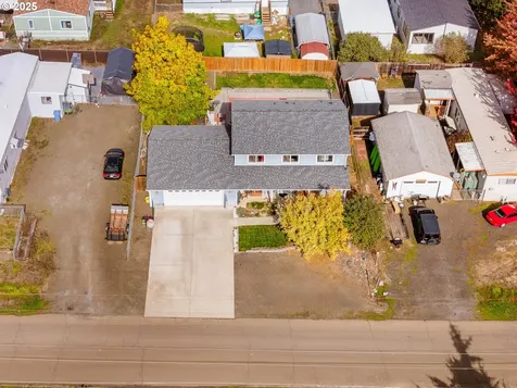 890 SE Thompson Avenue Winston OR 97496
