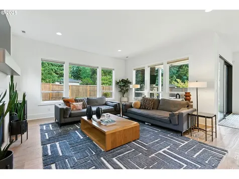 4241 Cobb Way Lake Oswego OR 97035