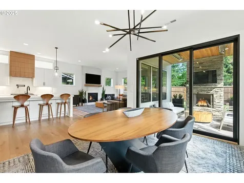 4241 Cobb Way Lake Oswego OR 97035