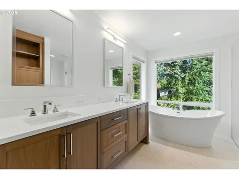 4241 Cobb Way Lake Oswego OR 97035