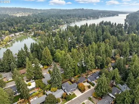 4241 Cobb Way Lake Oswego OR 97035