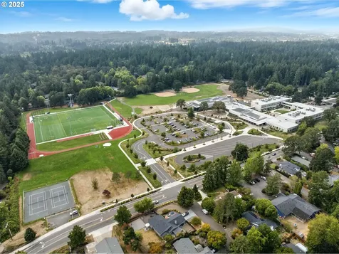 4241 Cobb Way Lake Oswego OR 97035