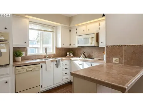 2681 SE River Road Hillsboro OR 97123