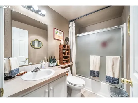 14711 NW 7th Place Vancouver WA 98685