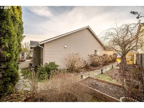 14711 NW 7th Place Vancouver WA 98685