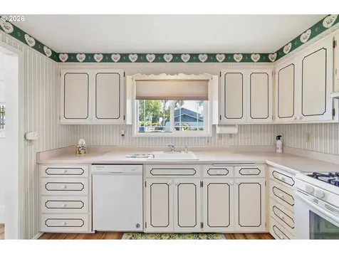2494 38th Street Springfield OR 97477