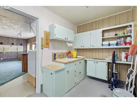 2494 38th Street Springfield OR 97477