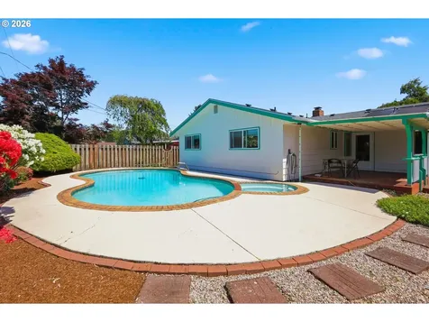 2494 38th Street Springfield OR 97477