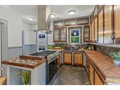 6414 SE 14th Avenue Portland OR 97202