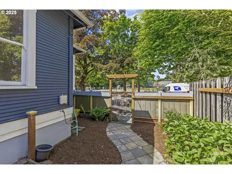 6414 SE 14th Avenue Portland OR 97202
