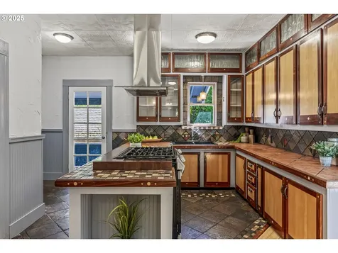 6414 SE 14th Avenue Portland OR 97202
