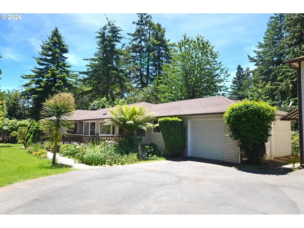 925 7th Street Brookings OR 97415
