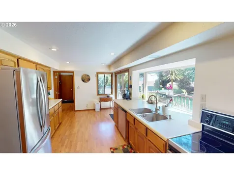925 7th Street Brookings OR 97415