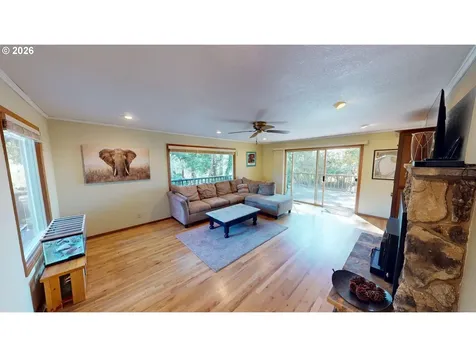 925 7th Street Brookings OR 97415