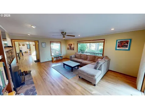 925 7th Street Brookings OR 97415