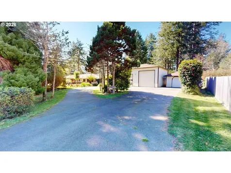 925 7th Street Brookings OR 97415