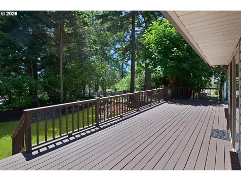 925 7th Street Brookings OR 97415