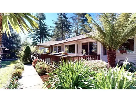 925 7th Street Brookings OR 97415