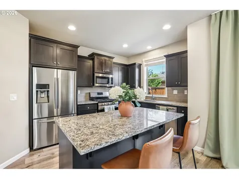 408 N 9th Court Cornelius OR 97113