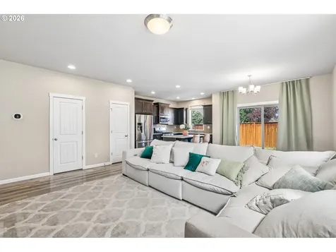 408 N 9th Court Cornelius OR 97113