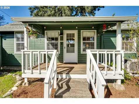 565 9th Street Washougal WA 98671